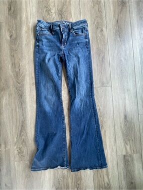 American Eagle Women's Dark Blue Flared Jeans